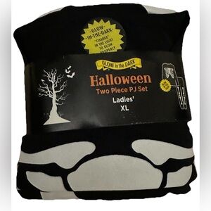 Halloween Ladies’ X Large 2 Piece Glow In The Dark Skeleton Pajama Set